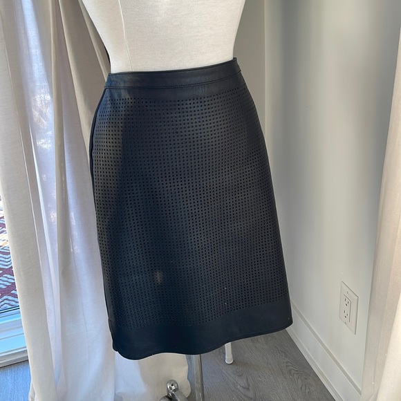 002. DANIER / REAL LEATHER BLACK MIDI SKIRT - Picture 3 of 6